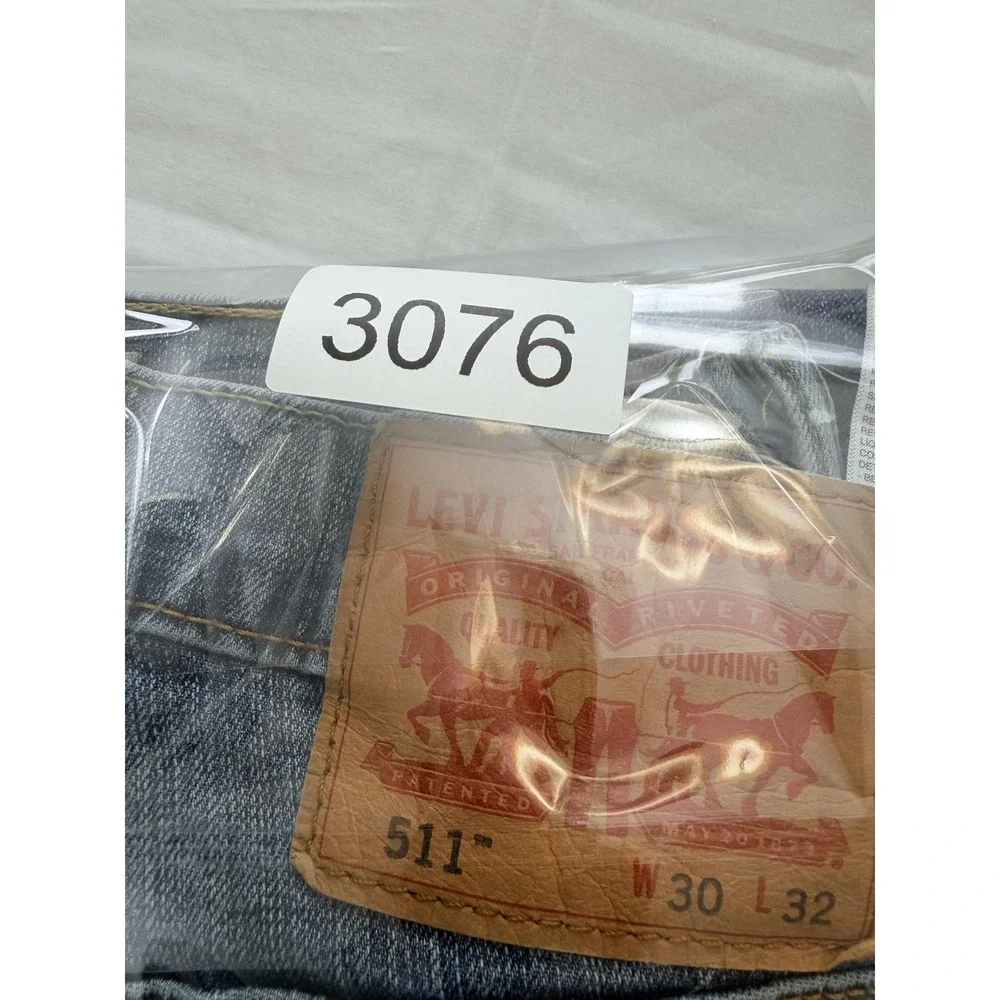 Levi's 511‎ Jeans Mens 30x32 Blue Medium Wash Slim Tapered Denim Pants Casual